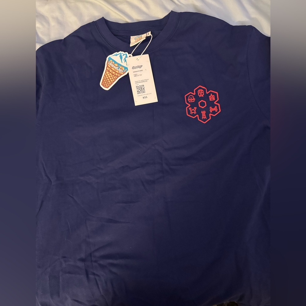 SNOWDAY Men's Large , Navy Blue Graphic Tee NWT.